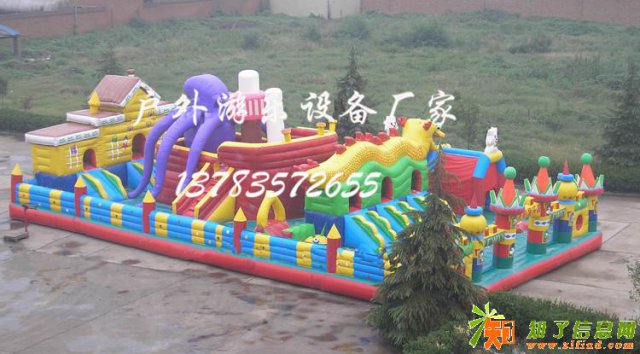 厂家直销充气城堡蹦蹦床攀岩滑梯闯关组合移动水上乐园