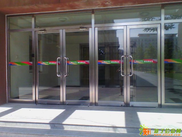 南昌东湖玻璃门维修衣柜门维修防盗门维修专业师傅