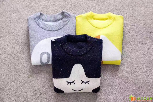 精品四季服装便宜批发男女装童装中老年装