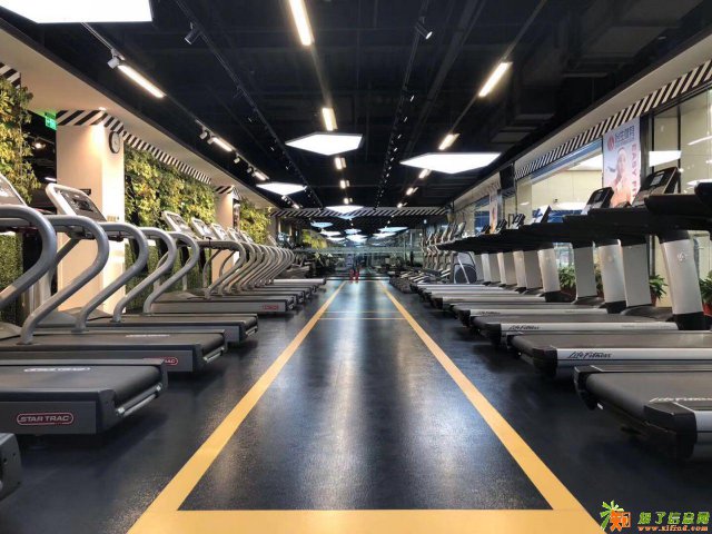 北京新开大型3007平健身房火爆送卡中