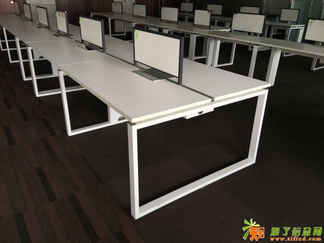 合肥二手办公家具回收，二手屏风卡座老板桌椅书柜回收