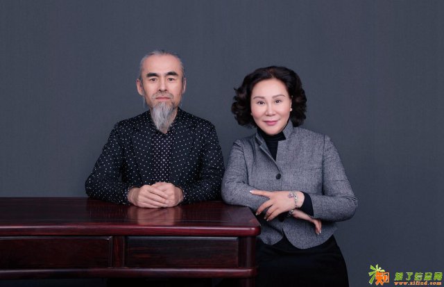 深圳鼎益丰集团万明子真正的帅气，是骨子里透出的自信