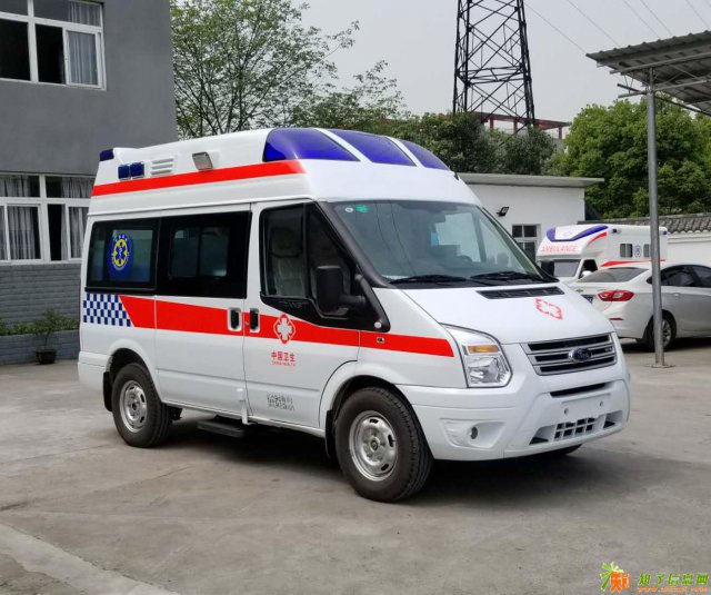 迪科福特全顺V348短轴高顶4G智能救护车