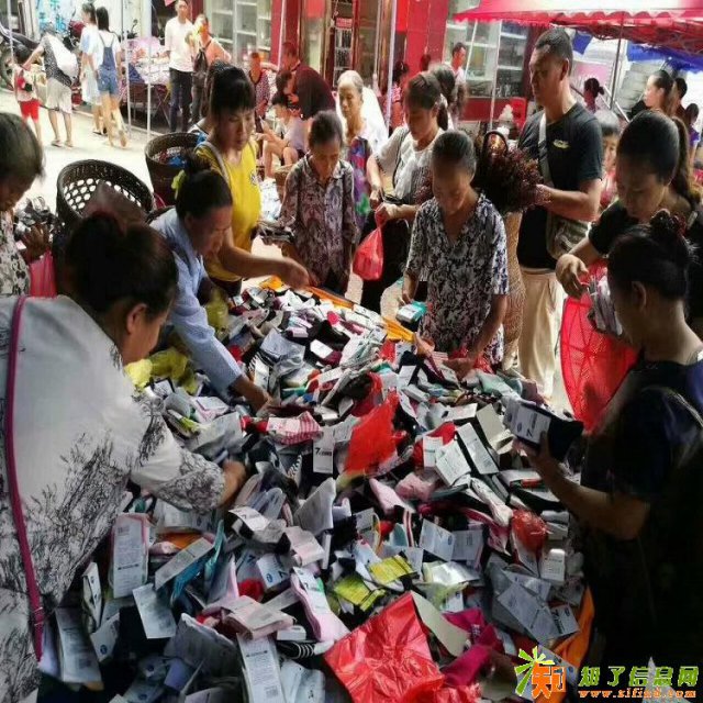 工厂库存袜子批发6毛8毛厂家尾单服装批发4元5元