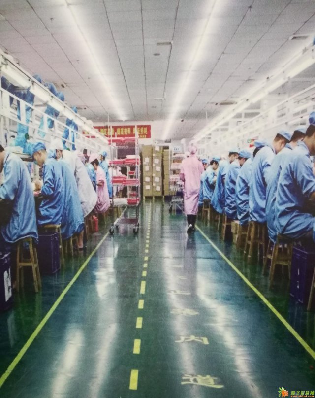 富士康深圳龙华厂区大量招聘普工/实习生