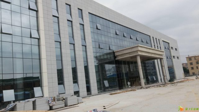 制造业工厂写字楼玻璃幕墙的案例