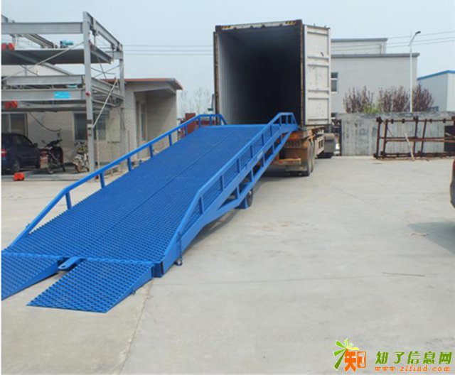 菏泽移动登车桥、曲臂式升降机、龙宇机械