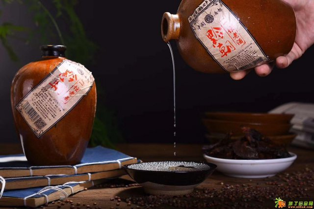 把“茅台镇“搬回家，畅饮一坛老酒。