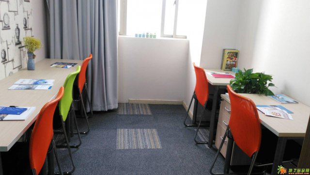 陆家嘴软件园独立小办公室出租3-4人小面积办公室租赁