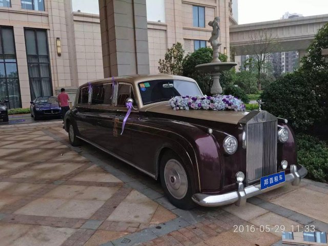南沙婚庆租劳斯莱斯哪家比较优惠南沙租劳斯莱斯婚车多少钱