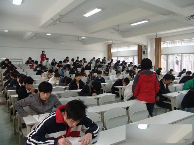 乌鲁木齐在哪里报名自考大专自考本科