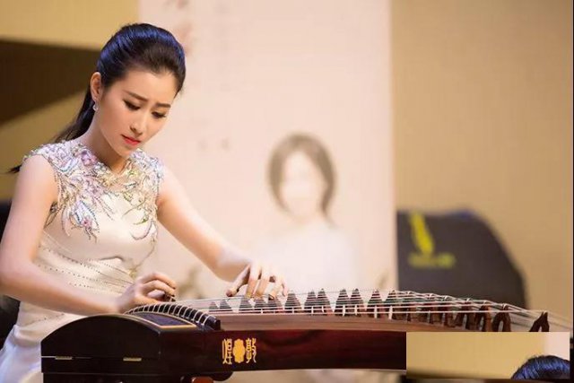 学什么学乐器好主要看气质古筝古琴钢琴钢琴箫培训