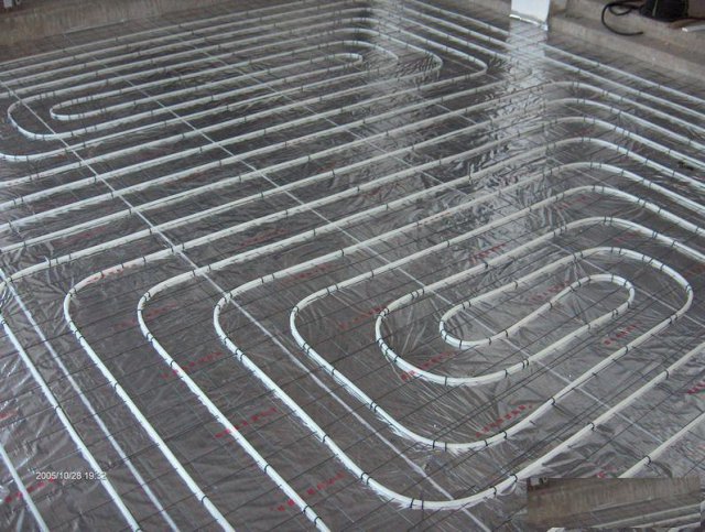 合金导体或碳素半导体形成的电阻通电后产生热量