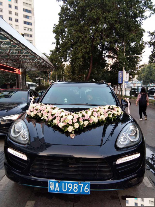 武汉特价出租高端豪华主婚车保时捷卡宴