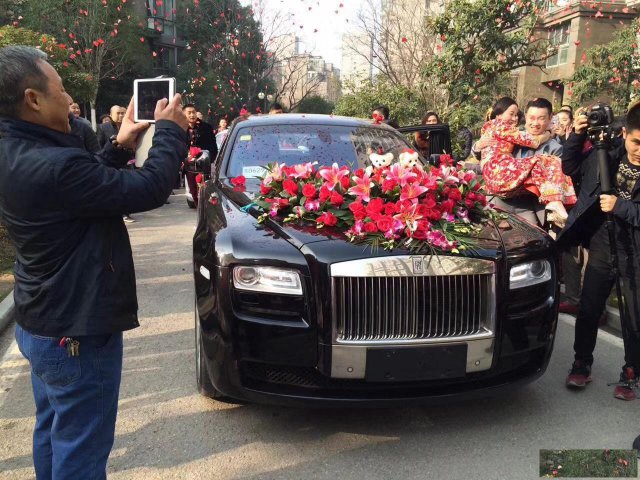 武汉出租顶级豪华婚车劳斯莱斯古斯特