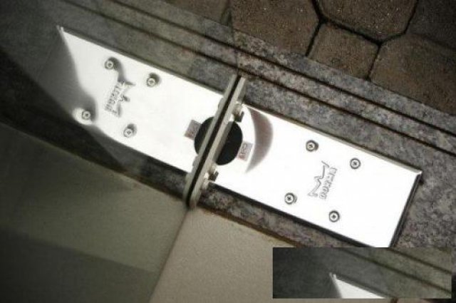 太原玻璃门维修更换地弹簧拆换玻璃