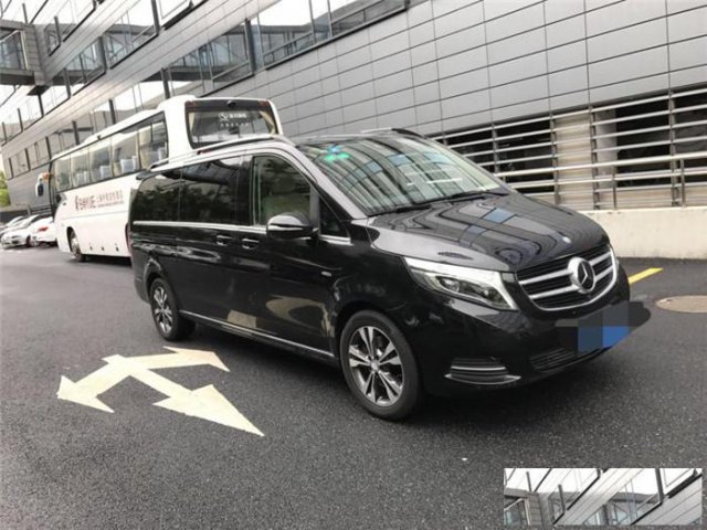上海租奔驰奔驰V260L租赁商务车租V260会务租奔驰