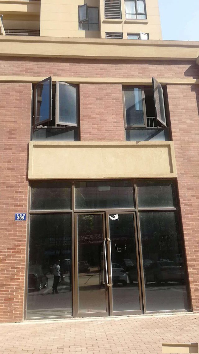 上海周边嘉兴市秀洲区朗香郡临街门面