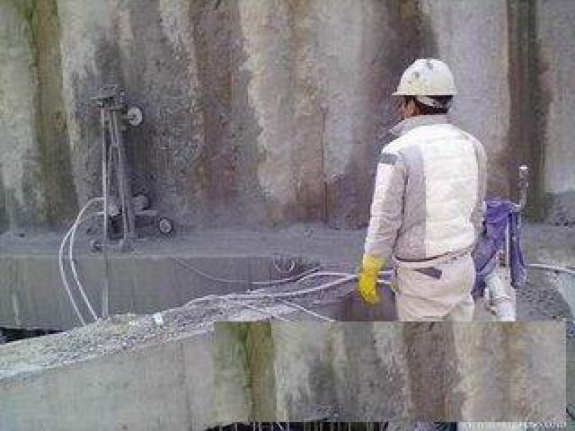 昌平区钢筋混凝土切割拆除混凝土破碎墙体开门洞加固