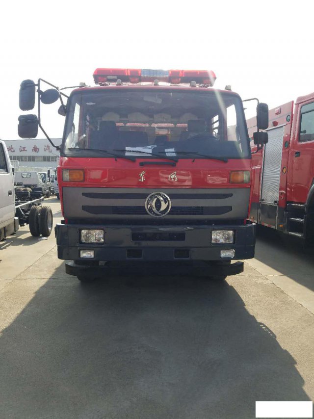 大兴安岭水罐消防车价格，水罐消防车哪里有