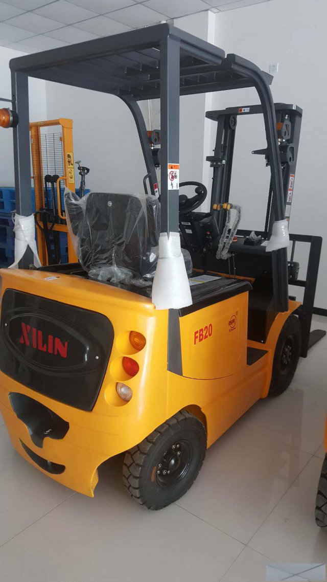 x西林电动叉车