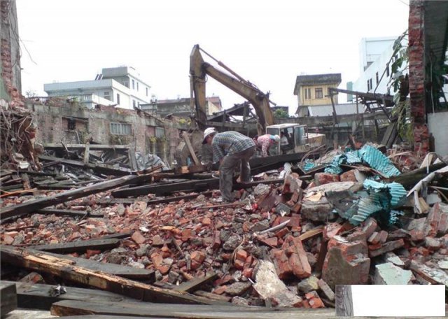 本公司长期高价承接化工厂倒闭停产拆迁各工厂整体回收