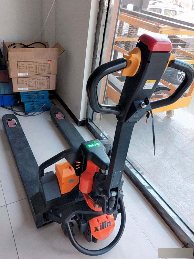 电动液压搬运车