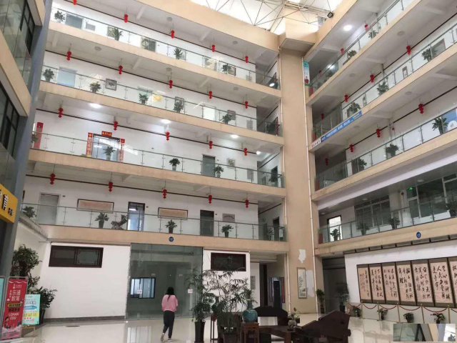 番禺石楼小面积精装修带电梯免中介费写字楼出租