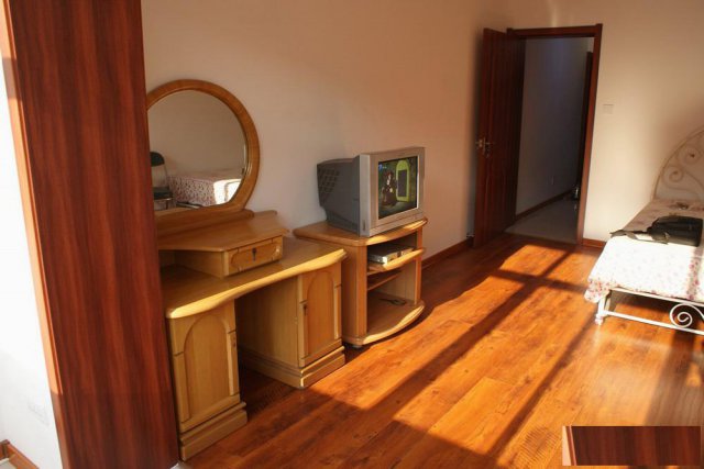 中山门轻轨旁二楼阳面精装独单拎包即住