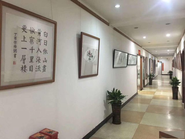 出租创意产业园直招小户型办公室户型方正阳光入户