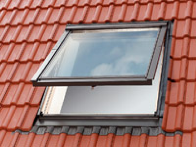 供应地下采光窗屋顶窗上悬窗中悬窗别墅窗阳光房电动天窗