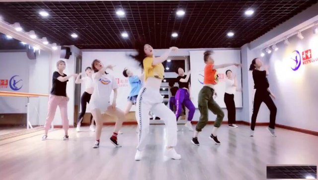 国庆成品舞表演速成班2人同行减免100超低学费3天学会一支舞