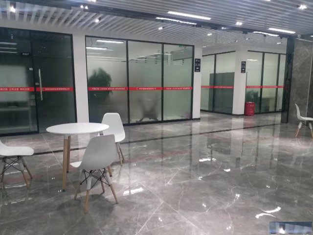 观澜观湖国税楼上34至600平，免租15天，电费0.78