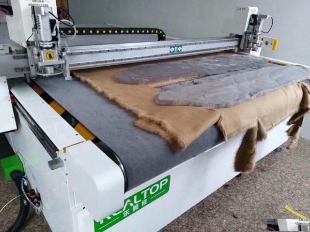 智能切割机脚垫裁切机震动刀下料机