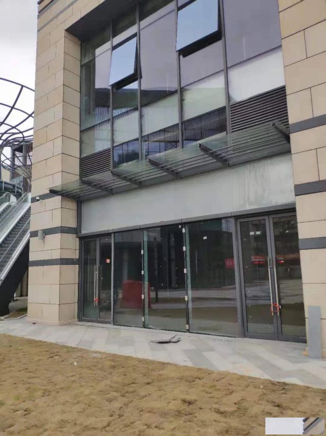 岳麓区大学城阳光100凤凰街临街拐角门面肯德基旁无转让费