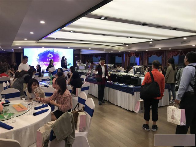 怎么预定黄浦江游轮有年夜饭蓝森号游轮包房预定