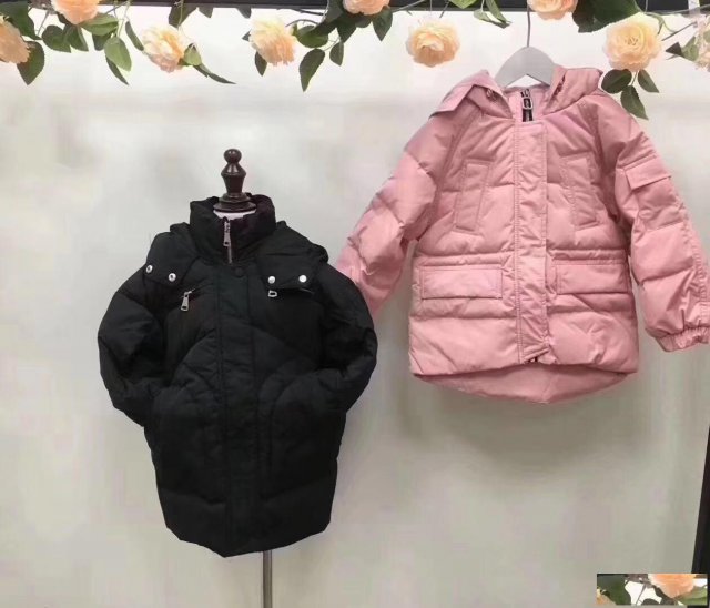 广州市知名品牌厂家直销可人公主羽绒服折扣批发一手货源