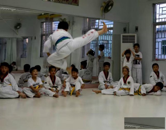 坪山坑梓跆拳道拉丁舞培训实战教学秋季优惠中