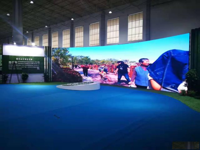 室内LED显示屏、户外LED显示屏、拼接屏专业大屏租赁