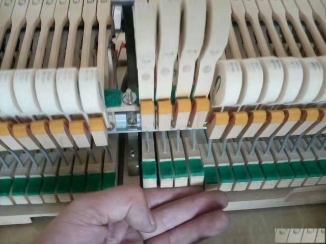 北京地区钢琴调律师钢琴调律维修保养