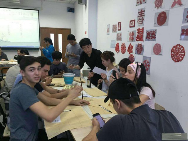 关于歪果仁如何快速学习拼音寓教于乐就很好