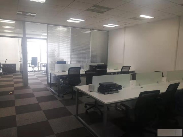 郡江国际大厦，拎包办公，可注册，临地铁，高区采光好