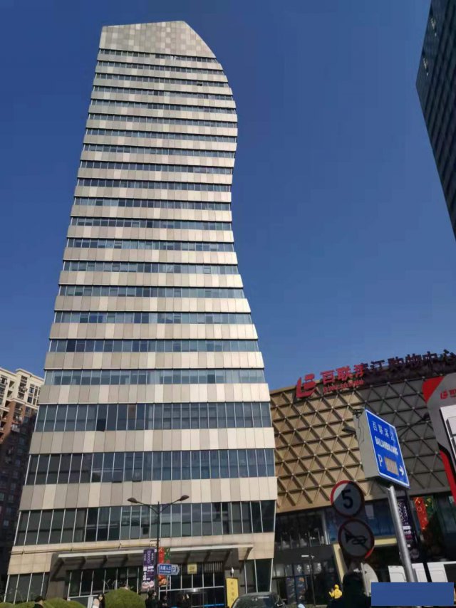 郡江国际高区朝南！精装看江看东方明珠！业主诚意急租！