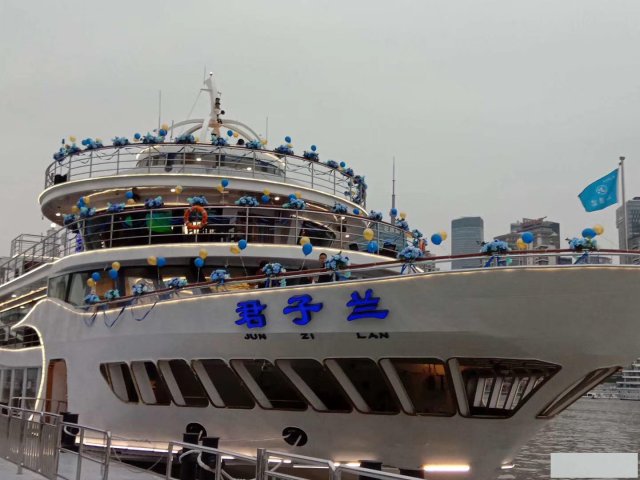 君子兰号游船上海浦江游览300人游轮场馆租游船