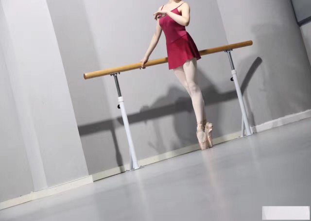 每个女孩子都有一个芭蕾梦零基础成人芭蕾舞培训