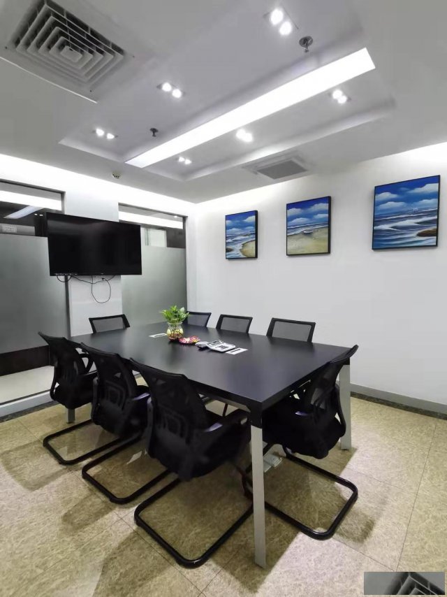 月租399，有家具，送物管，包水电，空调网络不收钱