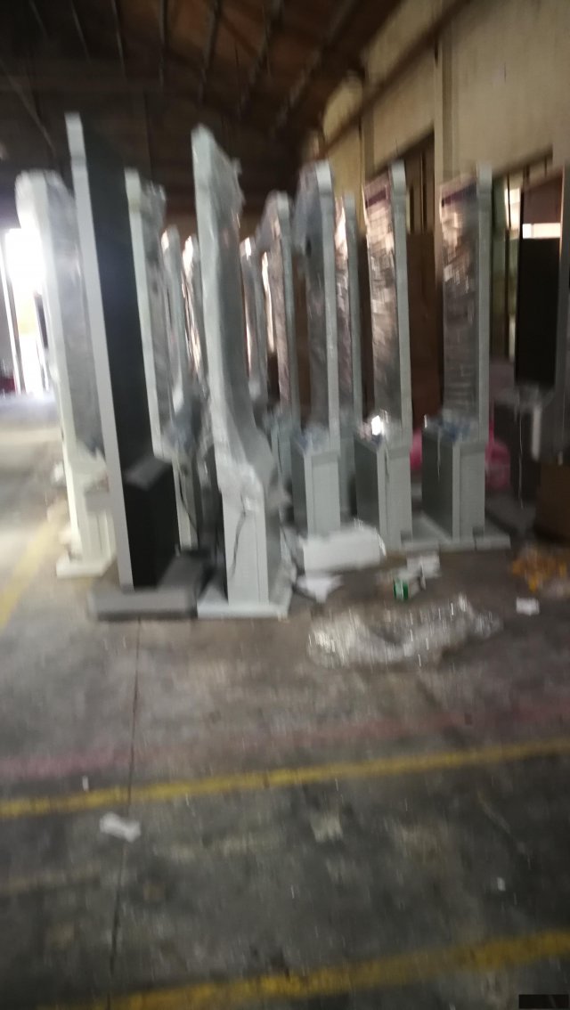 上海专业回收液晶广告机