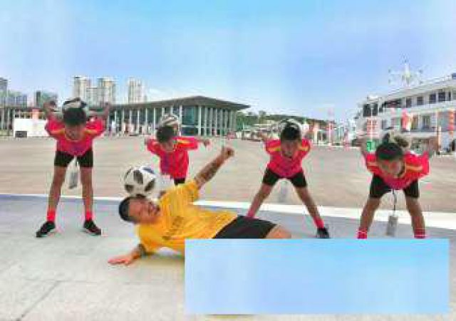 ​花式篮球花式足球极限篮球表演