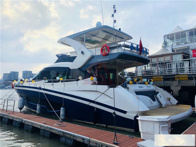 上海游艇包船求婚租游艇10人小游艇包船