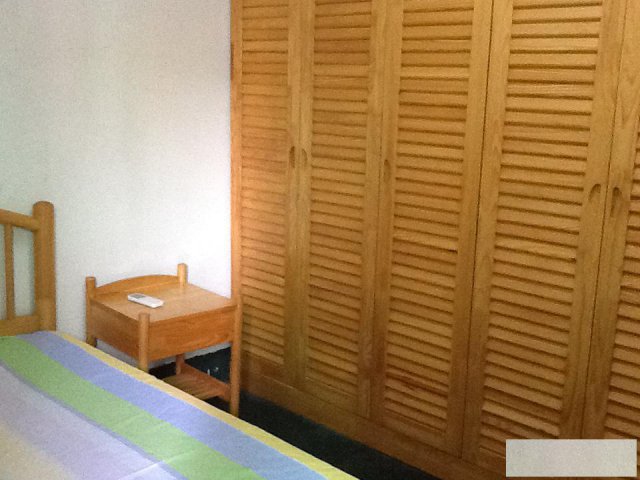 石桥铺陈家坪华宇花园个人全新松木家具实惠舒适配套单间次卧出租